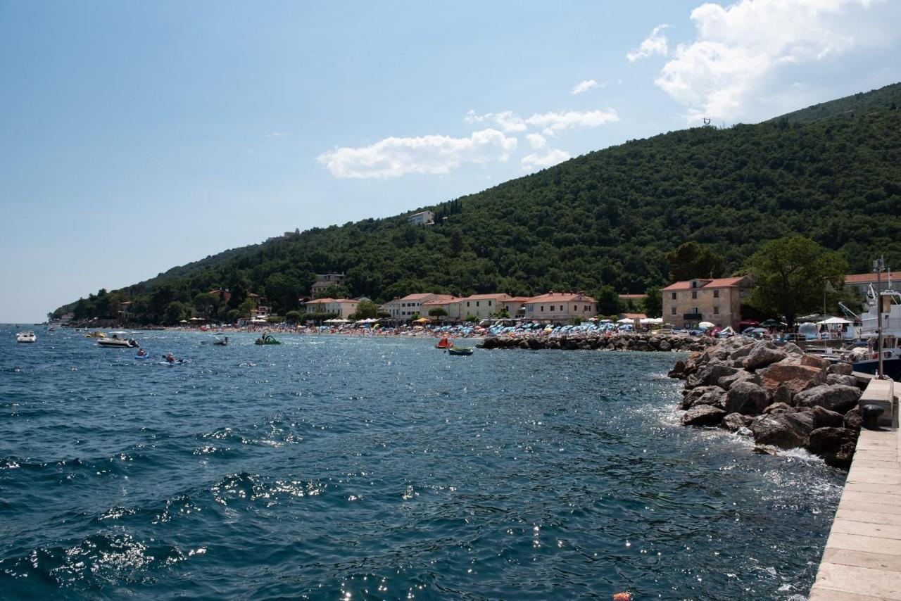 Beachfront Karla * Mošćenička Draga